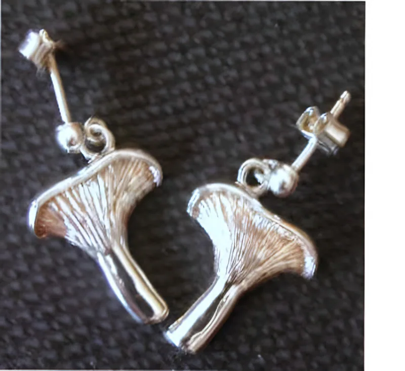 Chanterelle Earrings, by Ahern & Brucker